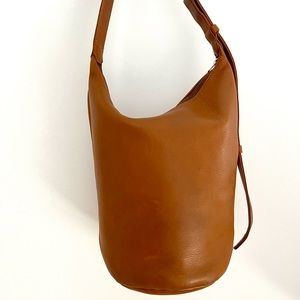 Baggu cognac brown leather bucket bag tote purse